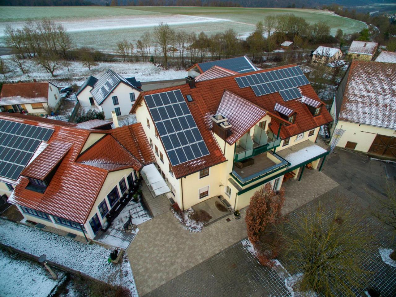 Gasthof Zum Hirschen Beilngries Exterior photo